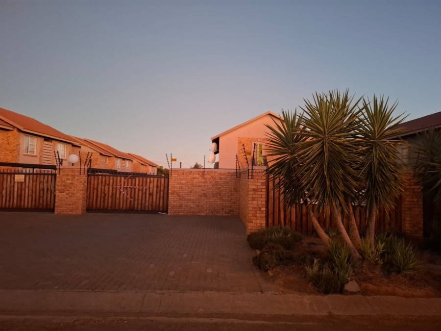 2 Bedroom Property for Sale in Pellissier Free State